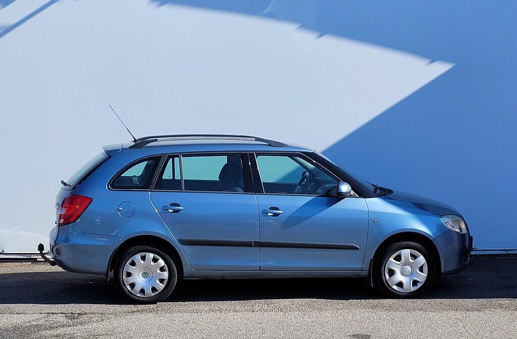 OM190V02364_16.webp_FABIA Ambiente 1.4 MPI 63 kW manuál