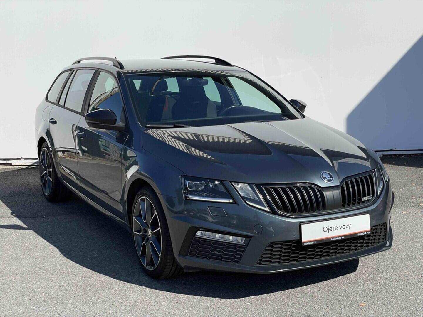 OM190V02384_14.webp_OCTAVIA RS 2.0 TSI 169 kW manuál