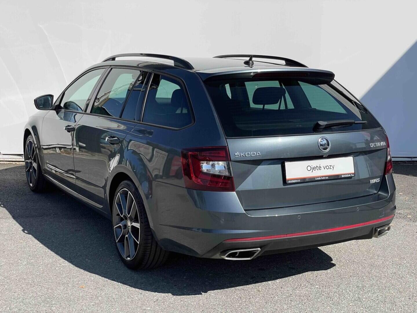 OM190V02384_15.webp_OCTAVIA RS 2.0 TSI 169 kW manuál