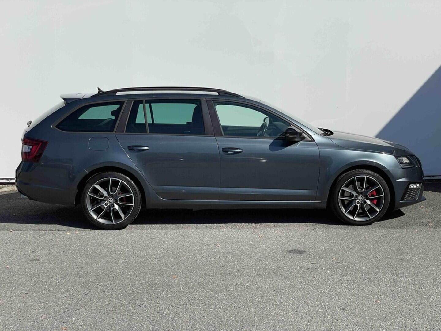 OM190V02384_16.webp_OCTAVIA RS 2.0 TSI 169 kW manuál