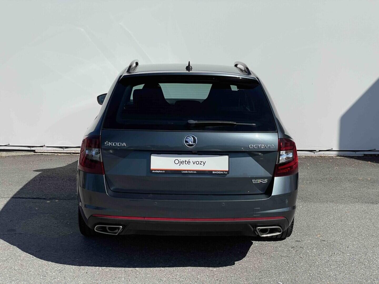 OM190V02384_17.webp_OCTAVIA RS 2.0 TSI 169 kW manuál