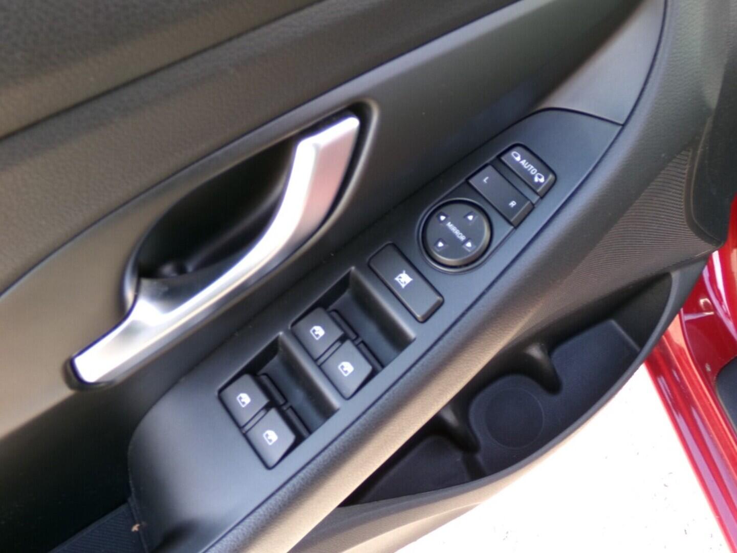 OM190V02389_21.webp_I30 N-line 1.5 TGDI 117 kW manuál