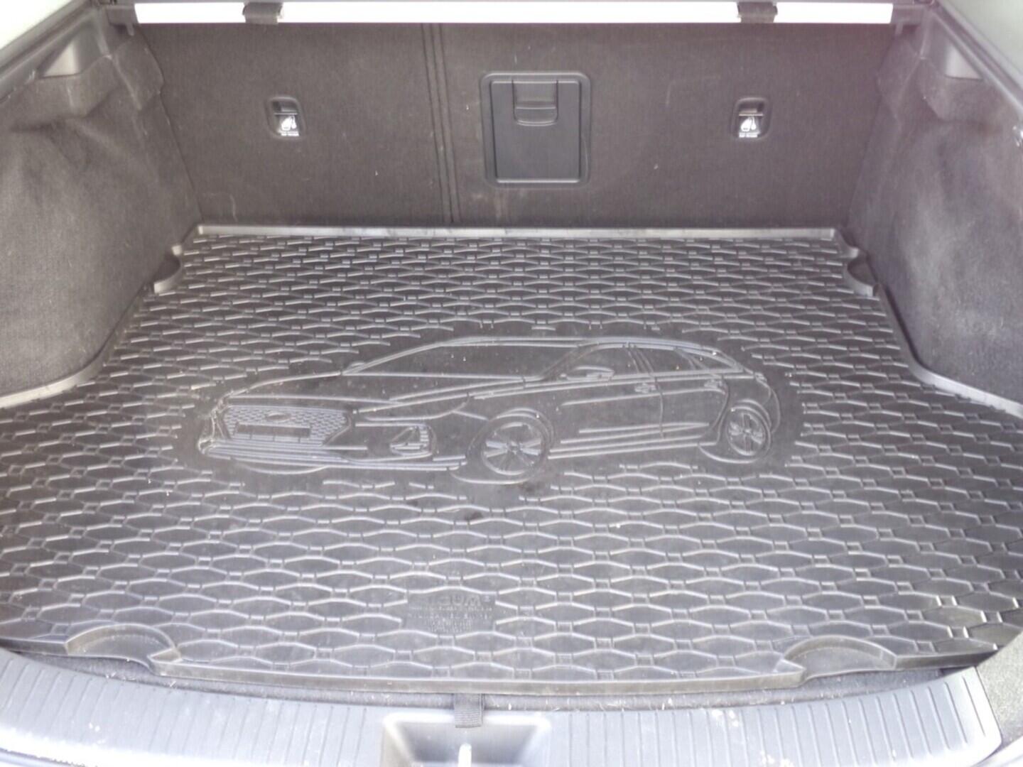 OM190V02389_30.webp_I30 N-line 1.5 TGDI 117 kW manuál