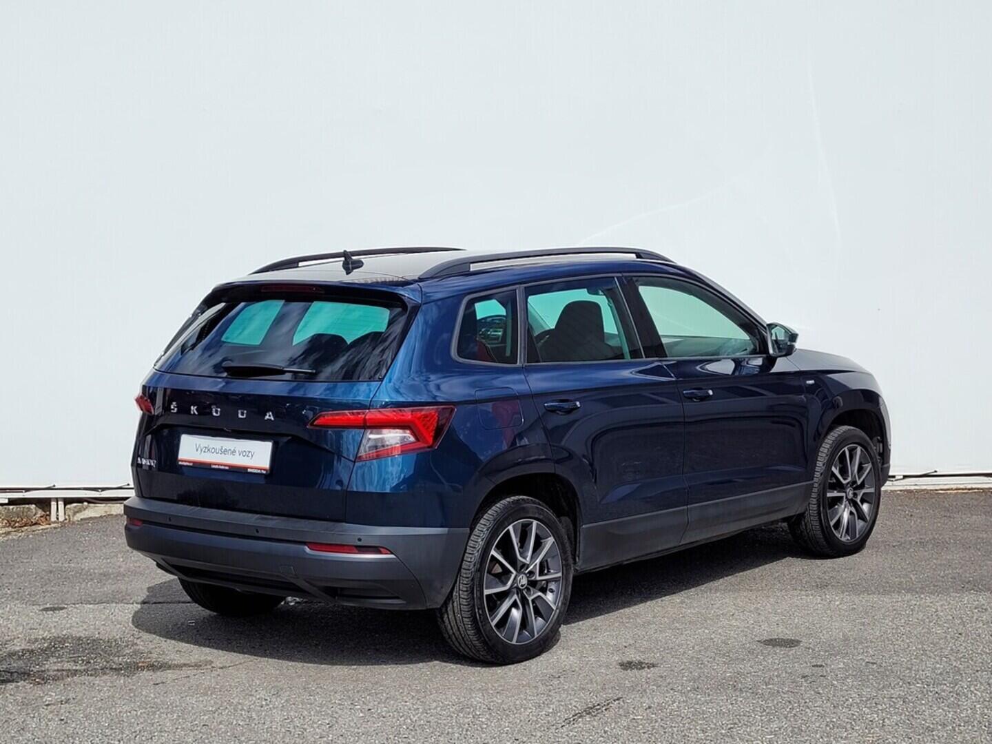 OM190V02393_11.webp_KAROQ 173 1.5 TSI 110 kW manuál