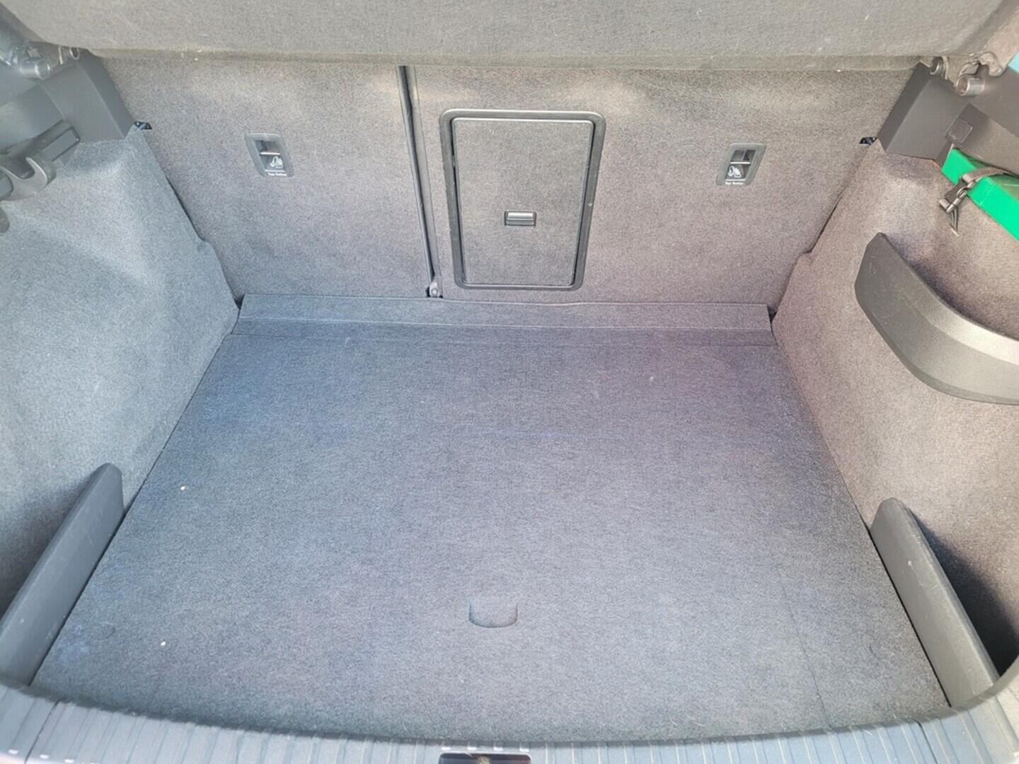 OM190V02393_33.webp_KAROQ 173 1.5 TSI 110 kW manuál