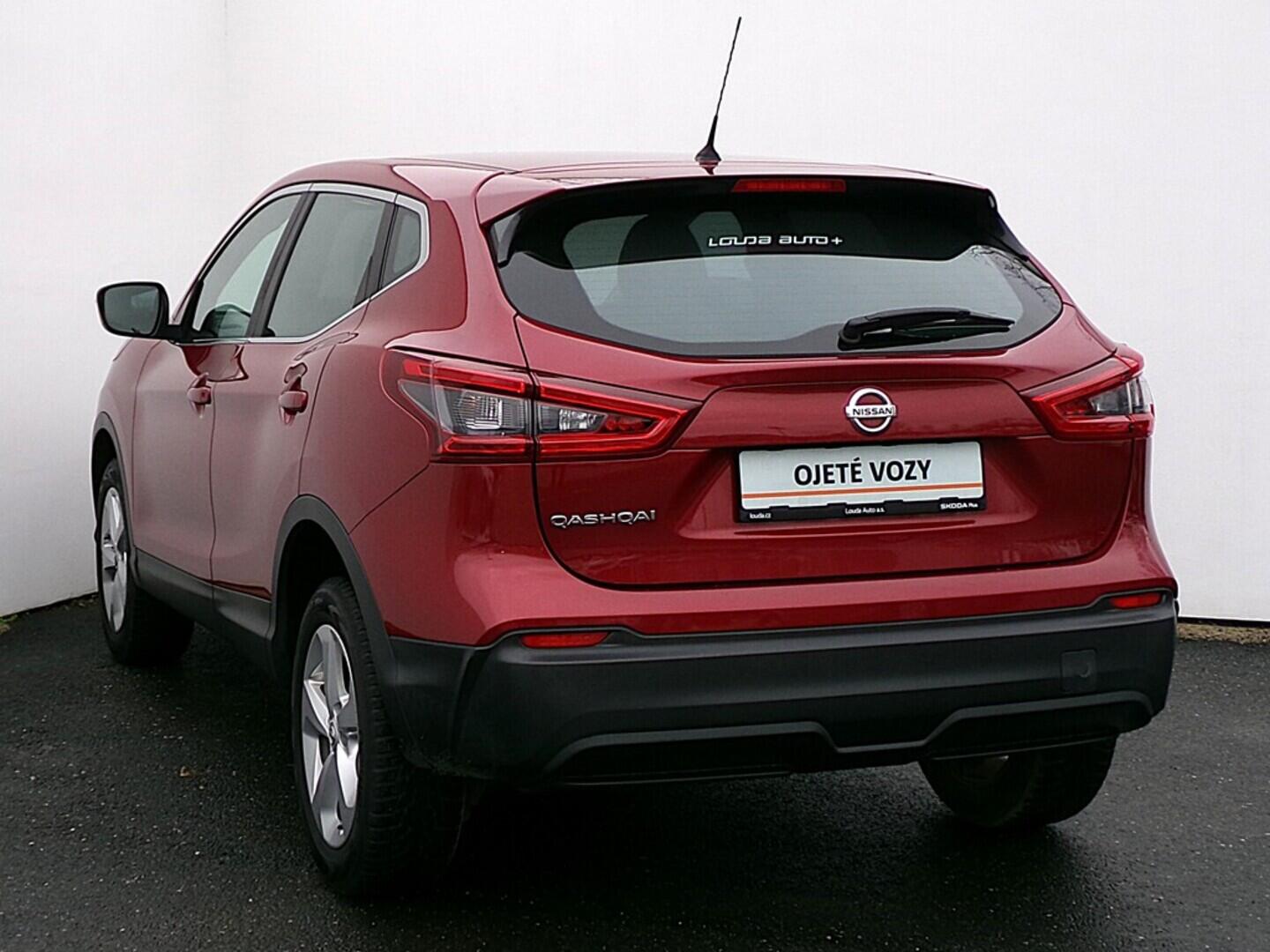 OM190V02400_15.webp_QASHQAI  1.2  85 kW manuál