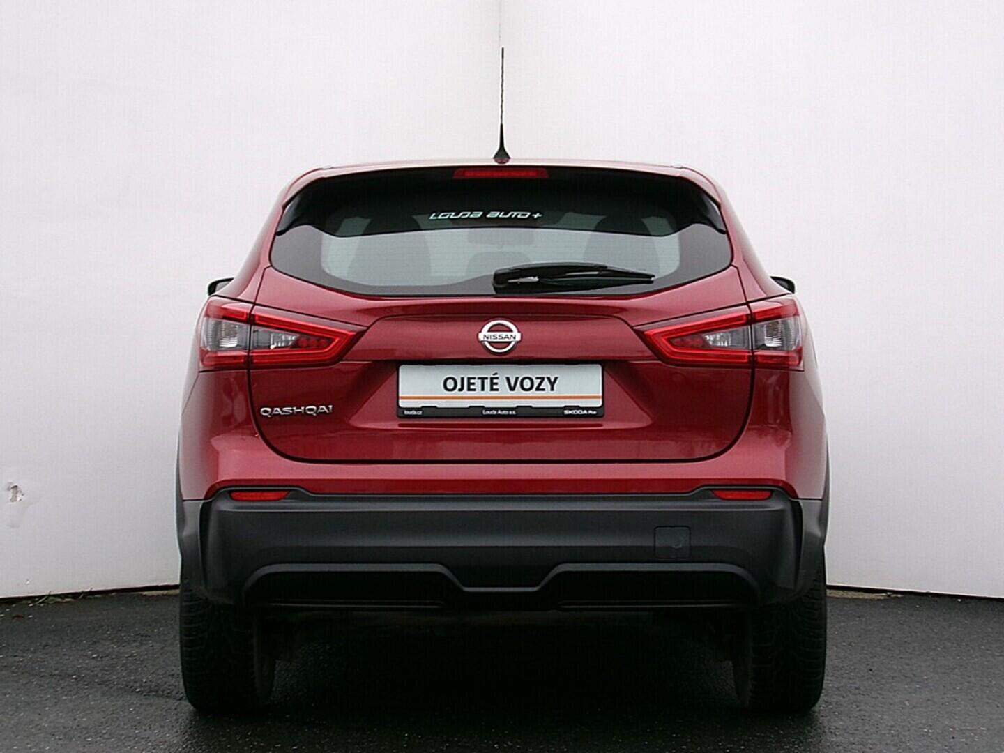 OM190V02400_17.webp_QASHQAI  1.2  85 kW manuál