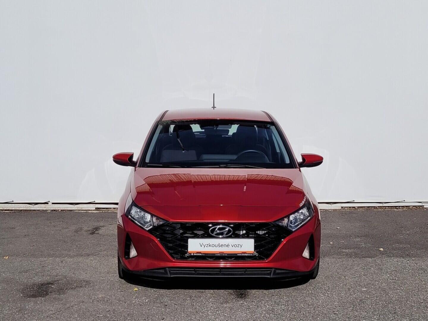 OM190V02406_13.webp_I20 Comfort Club 1.0 TGDI 74 kW manuál