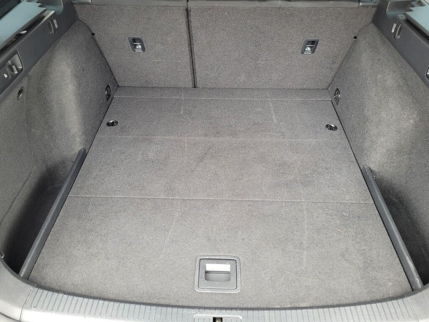 OM190V02411_30.webp_GOLF VARIANT Comfortline 1.6 TDI 85 kW manuál