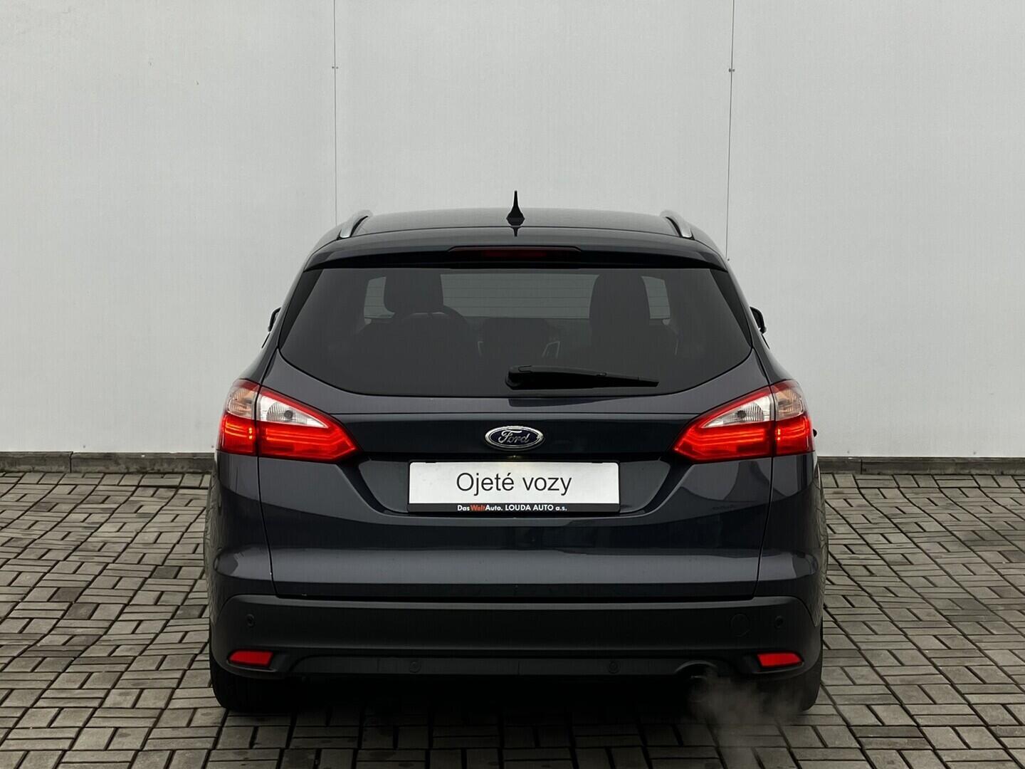 OM190V02422_17.webp_FOCUS titanium 1.6  110 kW manuál