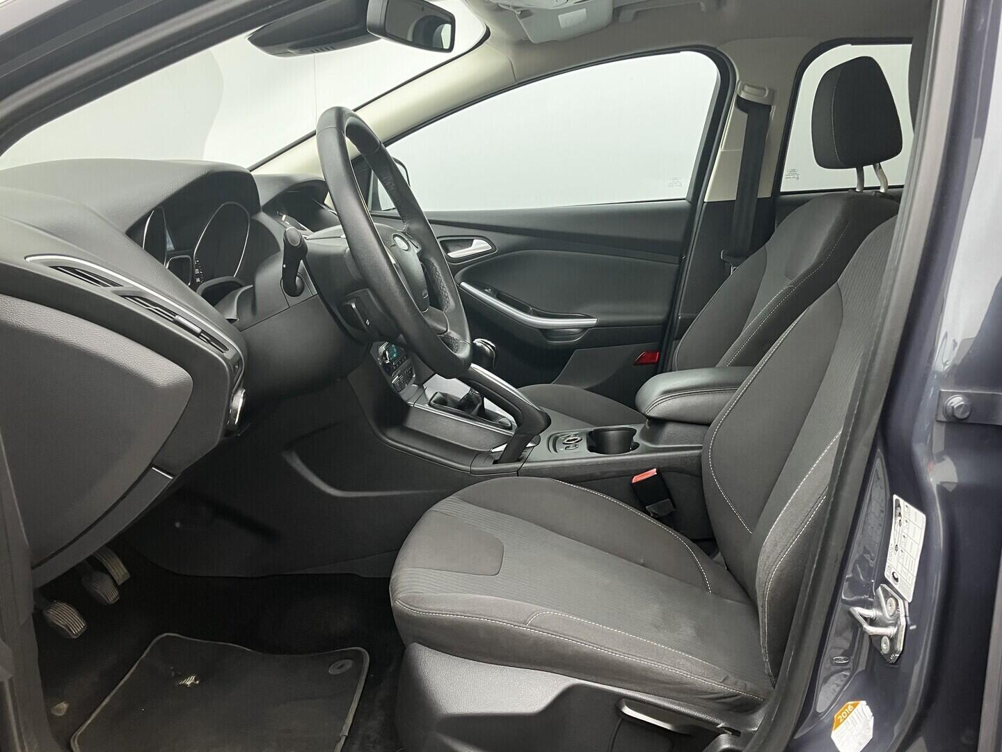 OM190V02422_20.webp_FOCUS titanium 1.6  110 kW manuál