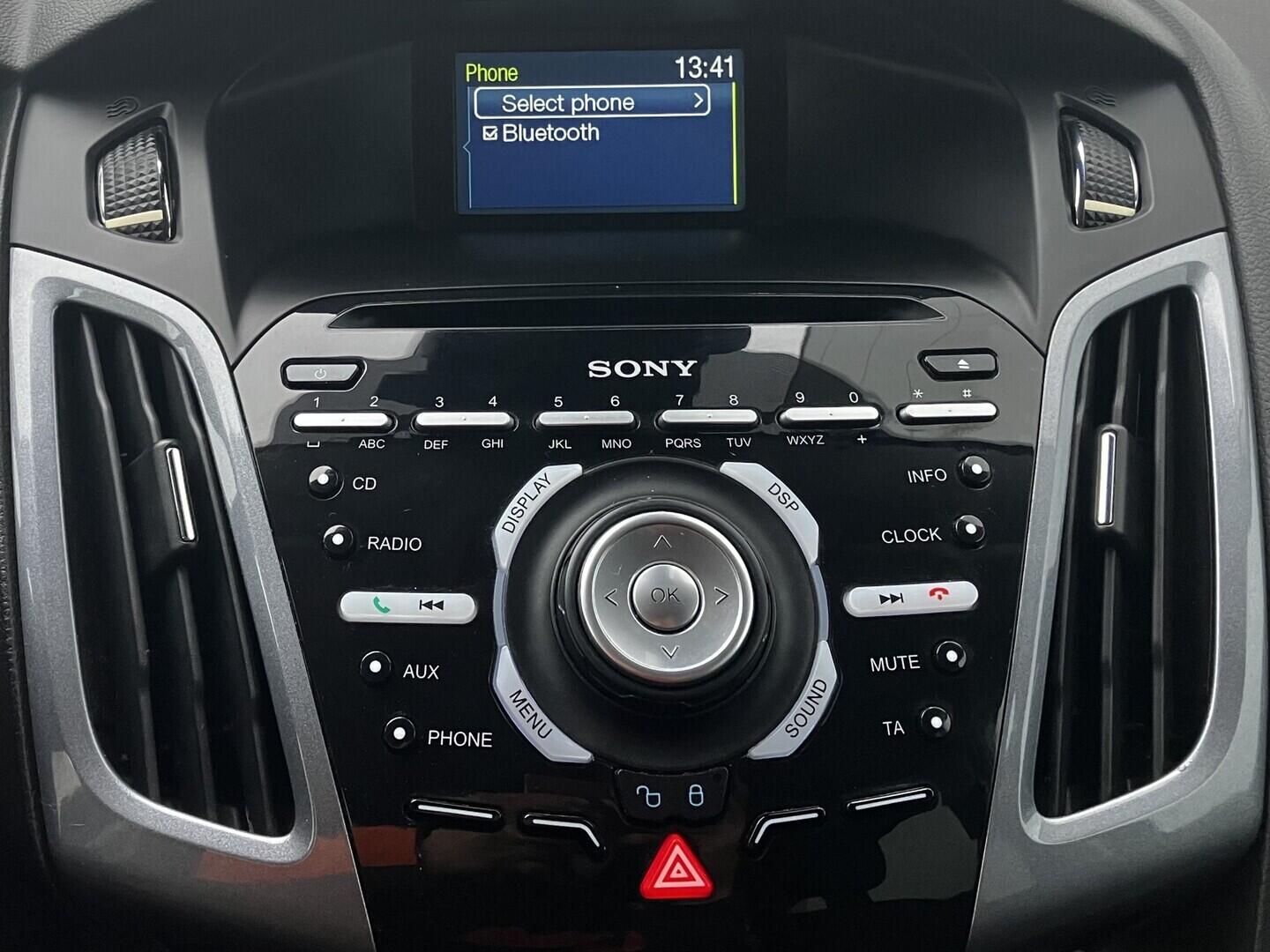 OM190V02422_25.webp_FOCUS titanium 1.6  110 kW manuál