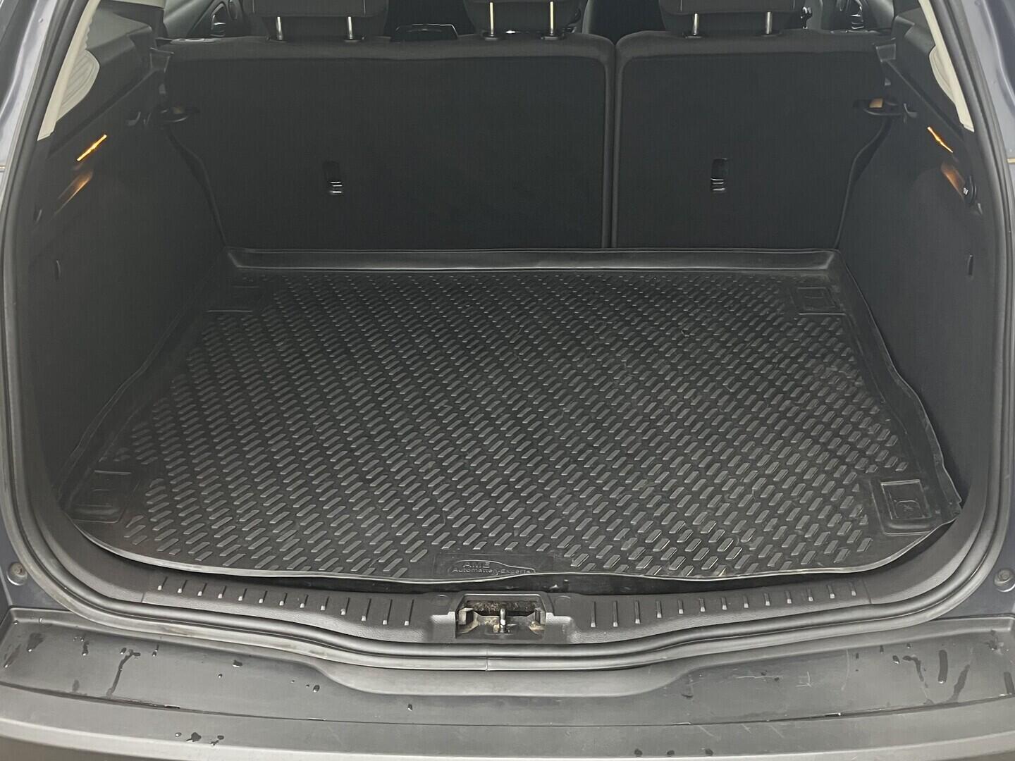 OM190V02422_31.webp_FOCUS titanium 1.6  110 kW manuál