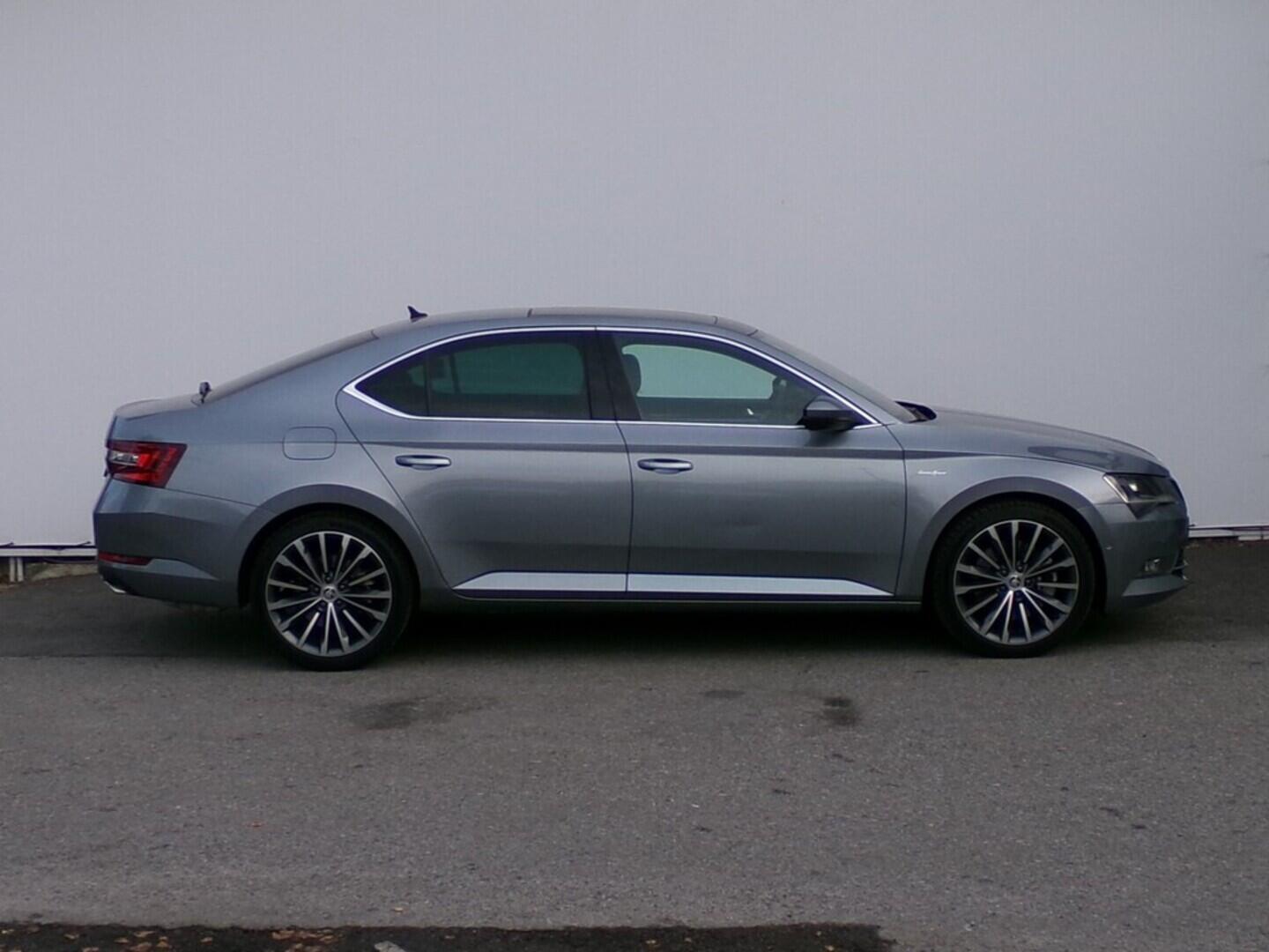 OM190V02433_16.webp_SUPERB L&K 2.0 TSI 206 kW automat