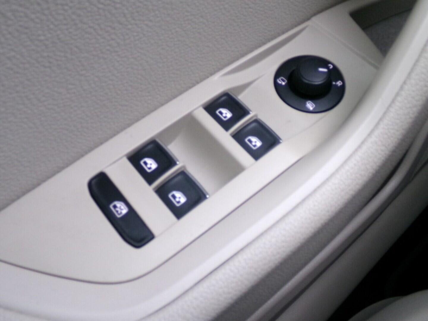 OM190V02433_21.webp_SUPERB L&K 2.0 TSI 206 kW automat