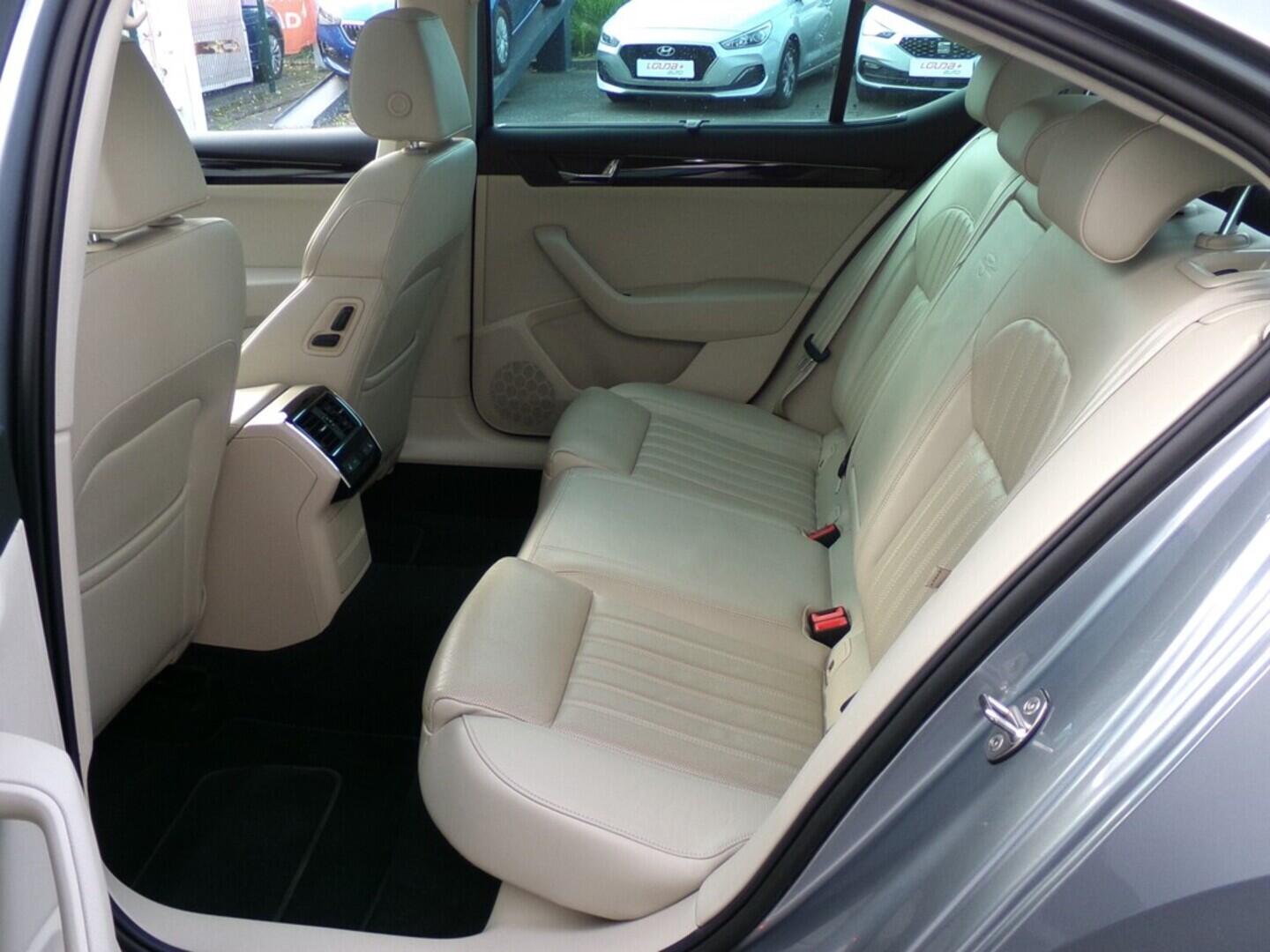 OM190V02433_29.webp_SUPERB L&K 2.0 TSI 206 kW automat