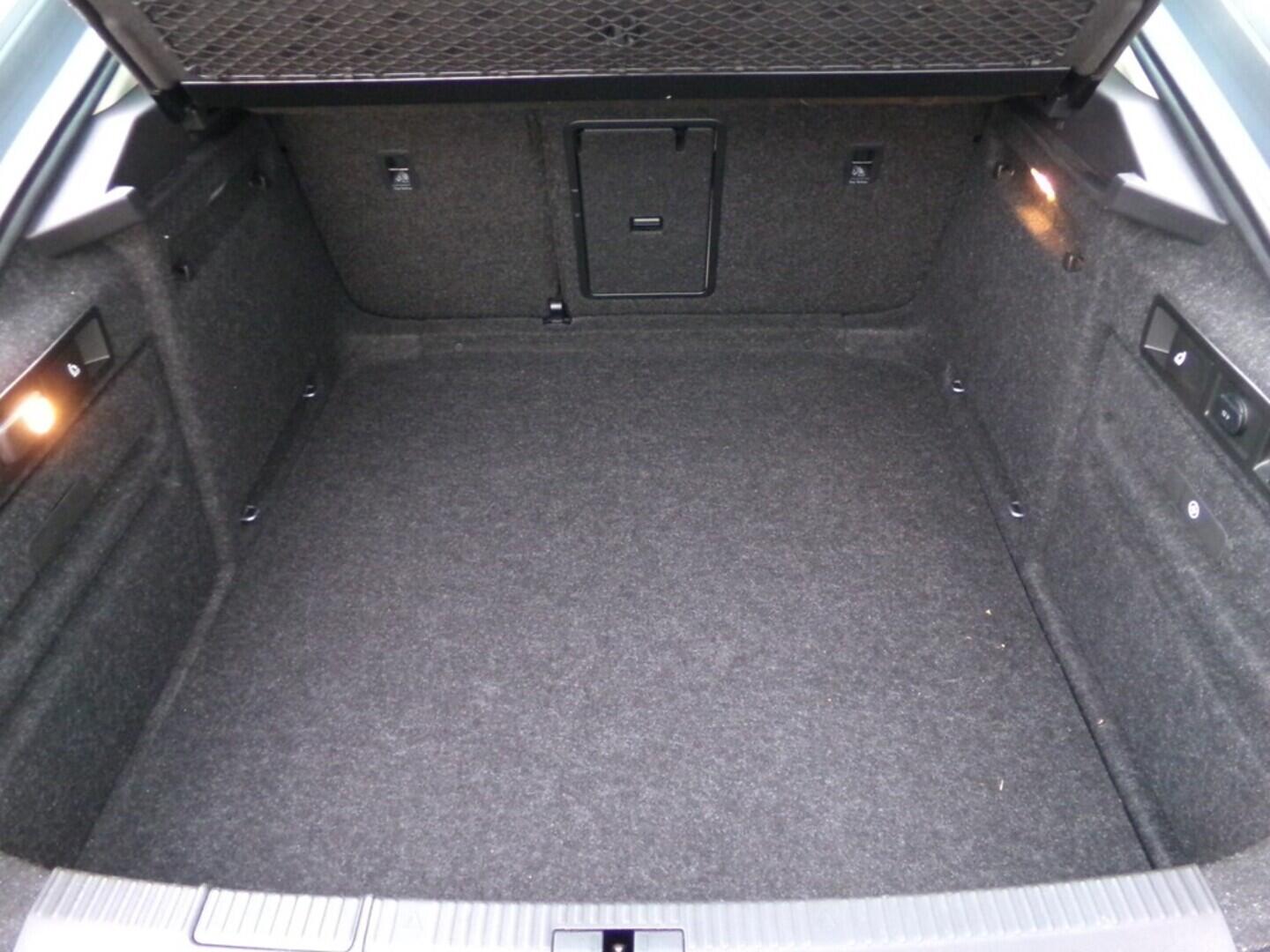 OM190V02433_30.webp_SUPERB L&K 2.0 TSI 206 kW automat