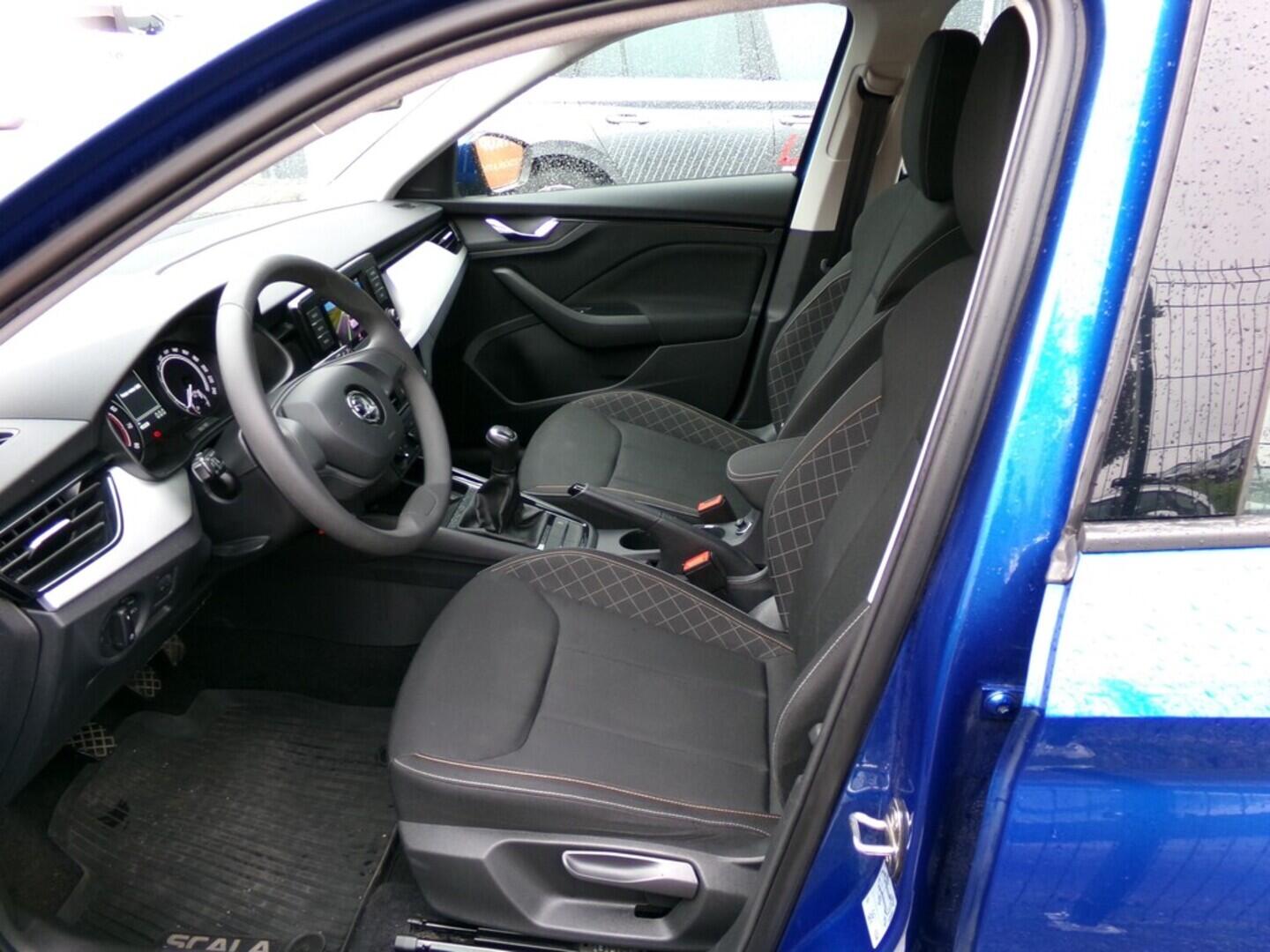 OM190V02434_20.webp_SCALA Ambition 1.0 TSI 81 kW manuál, DPH