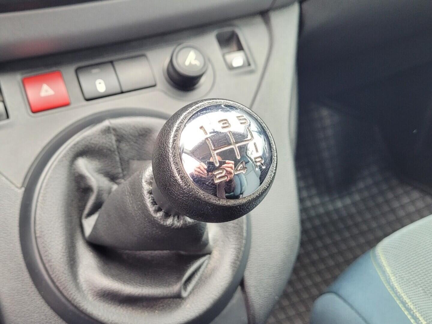 OM190V02440_28.webp_BERLINGO Multispace 1.6  73 kW manuál