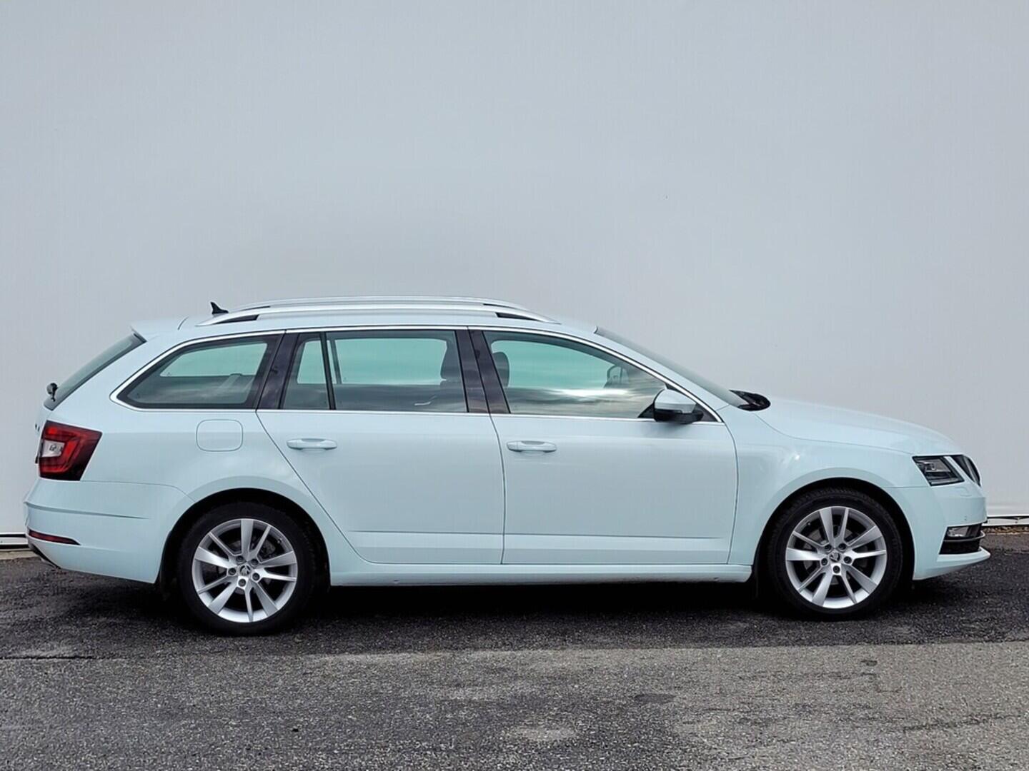 OM190V02442_16.webp_OCTAVIA Style Plus 1.6 TDI 85 kW manuál, DPH