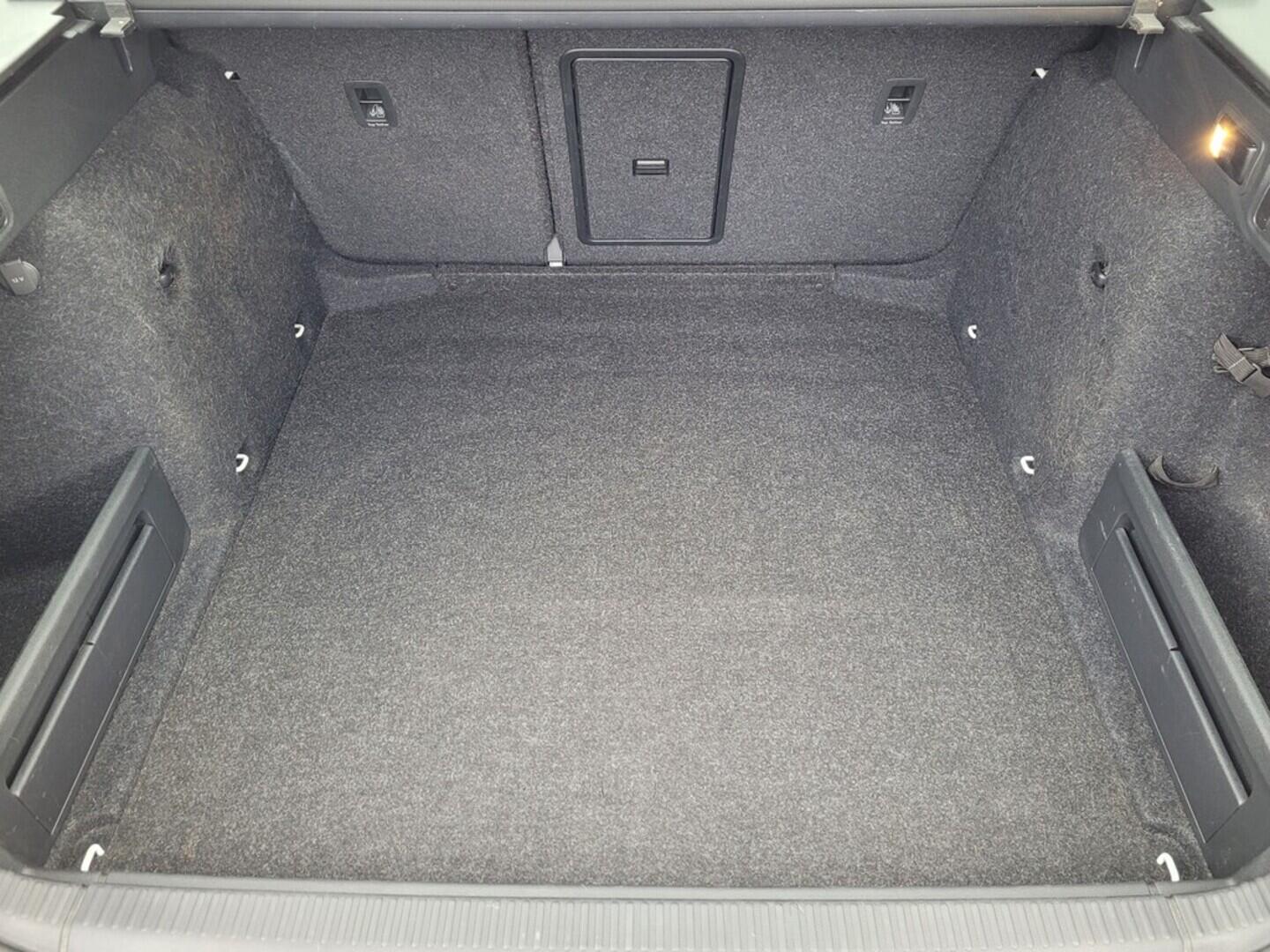 OM190V02442_29.webp_OCTAVIA Style Plus 1.6 TDI 85 kW manuál, DPH