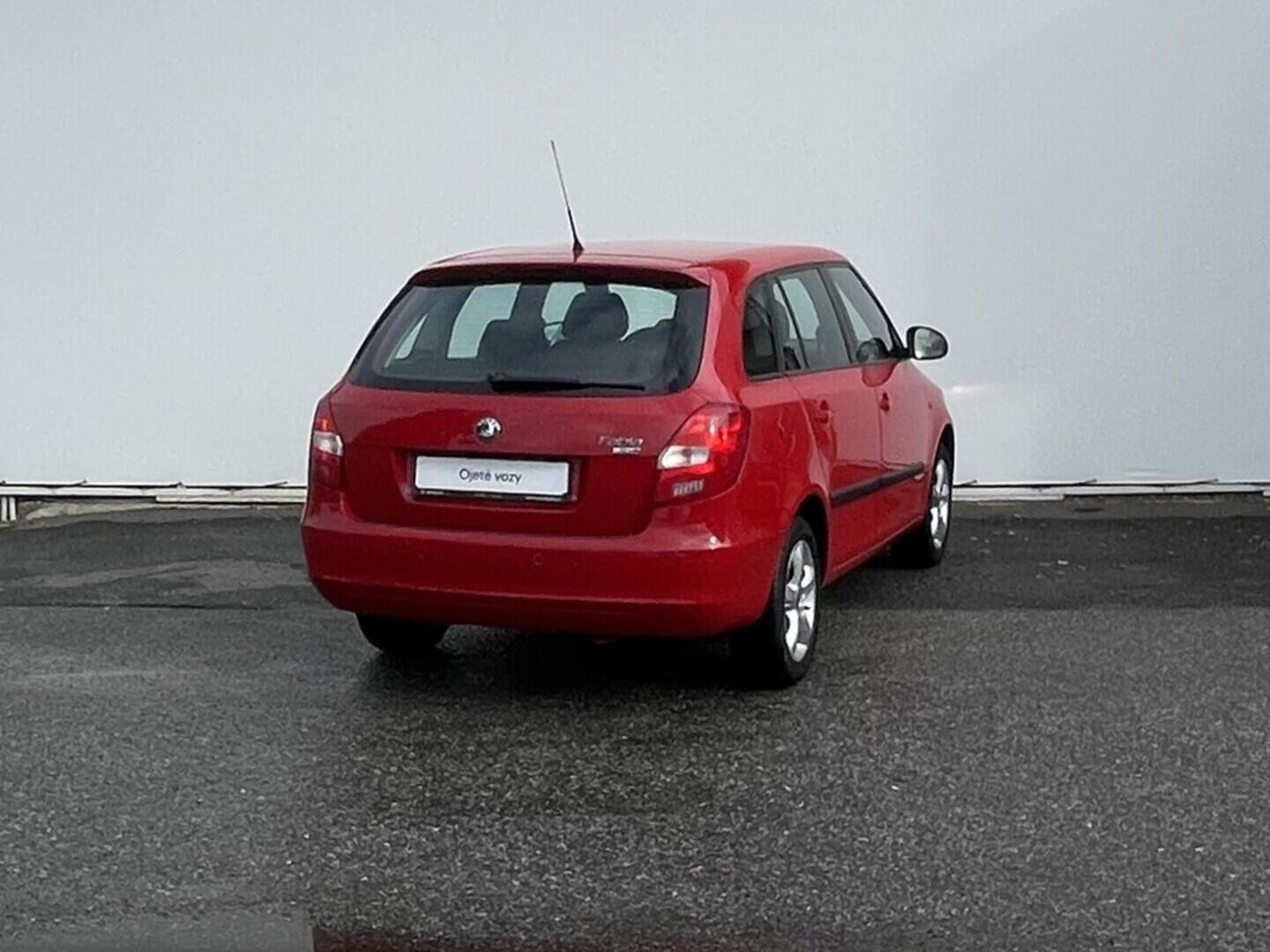 OM190V02444_11.webp_FABIA Elegance 1.6 MPI 77 kW manuál