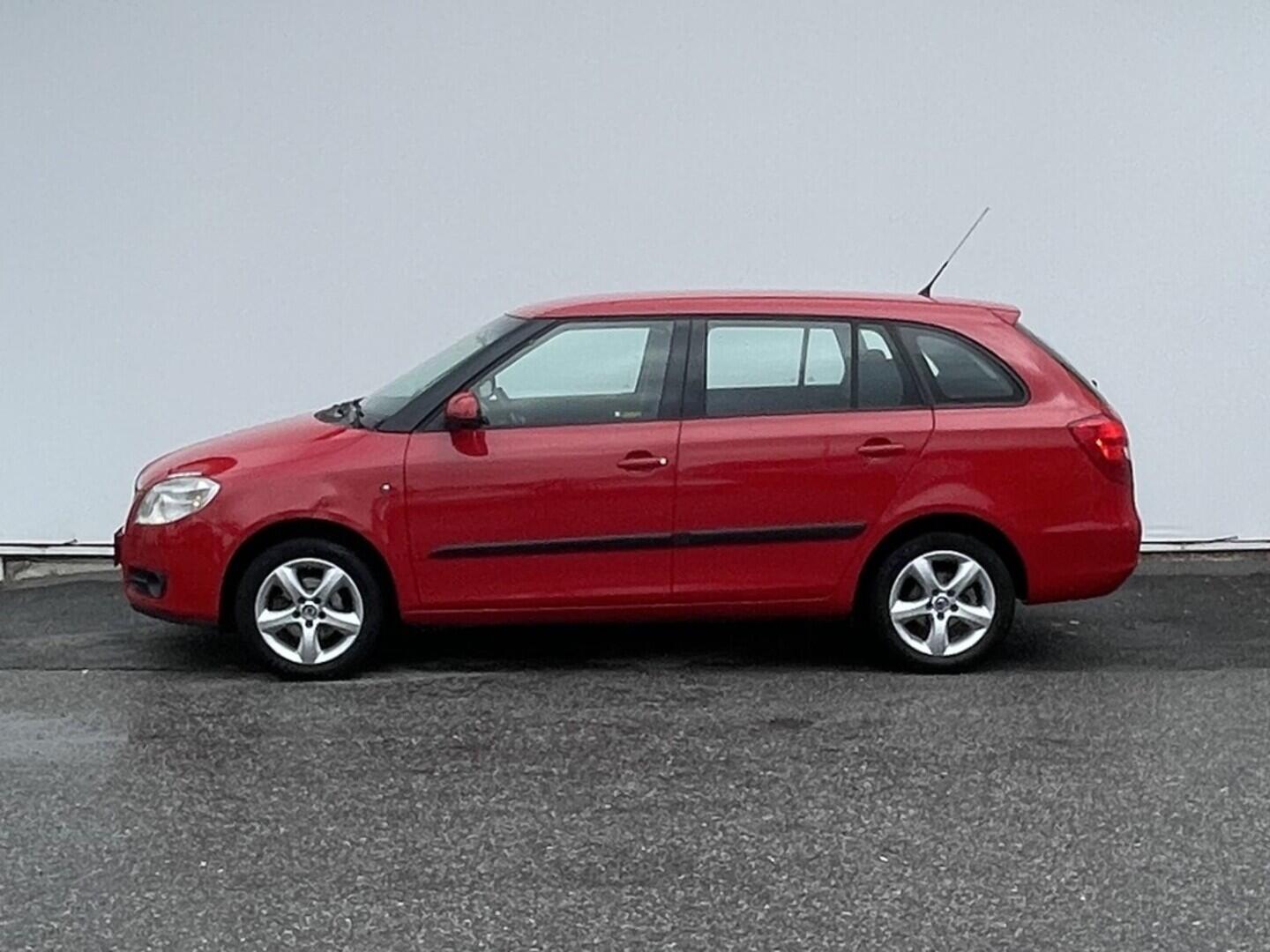 OM190V02444_12.webp_FABIA Elegance 1.6 MPI 77 kW manuál