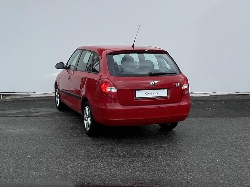 OM190V02444_15.webp_FABIA Elegance 1.6 MPI 77 kW manuál