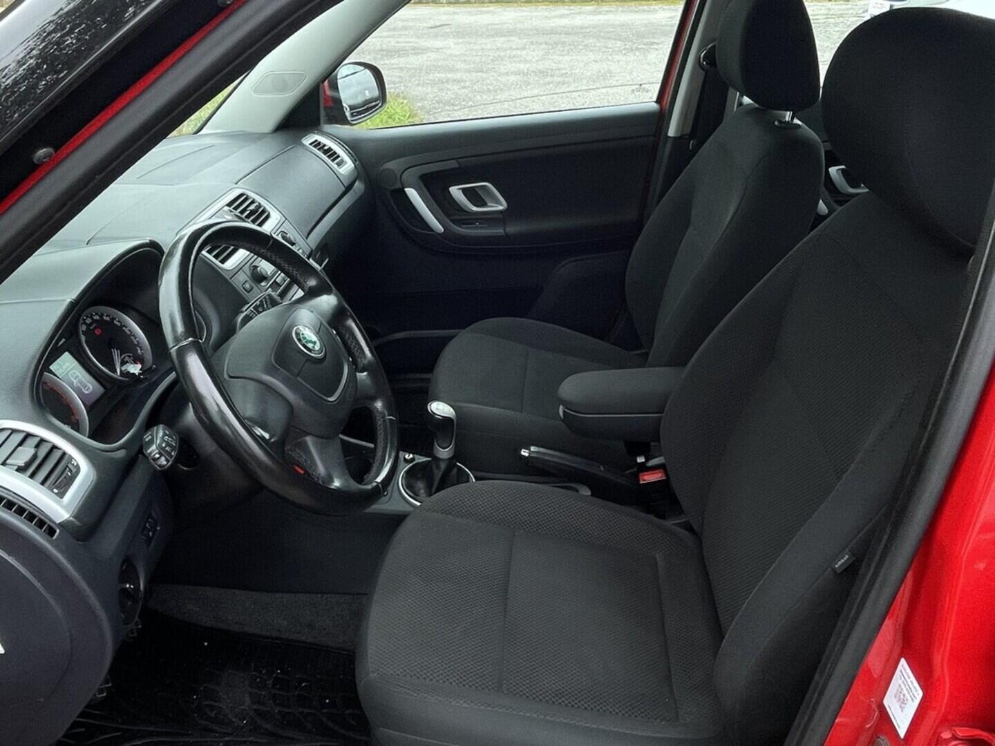 OM190V02444_20.webp_FABIA Elegance 1.6 MPI 77 kW manuál