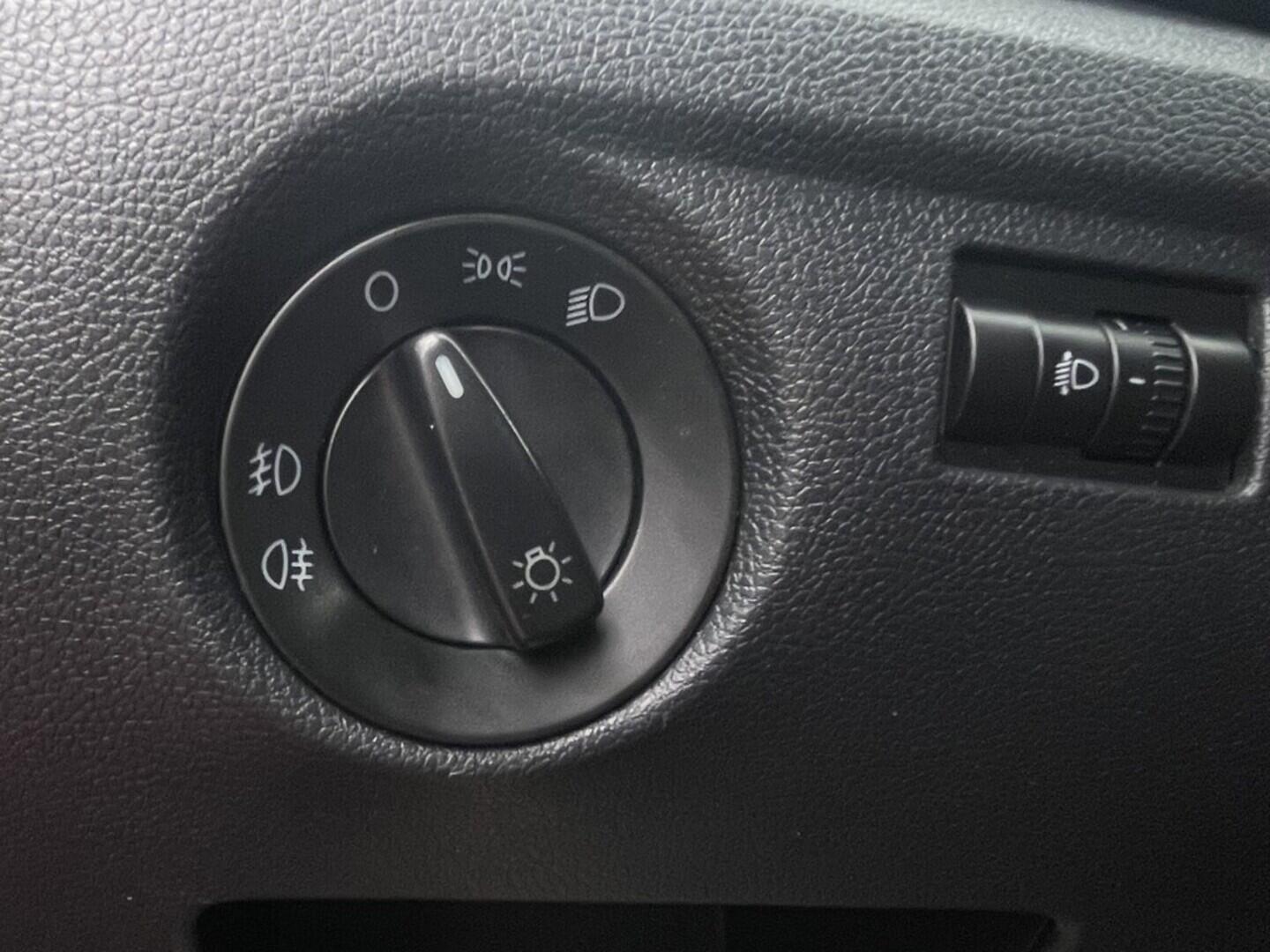 OM190V02444_22.webp_FABIA Elegance 1.6 MPI 77 kW manuál