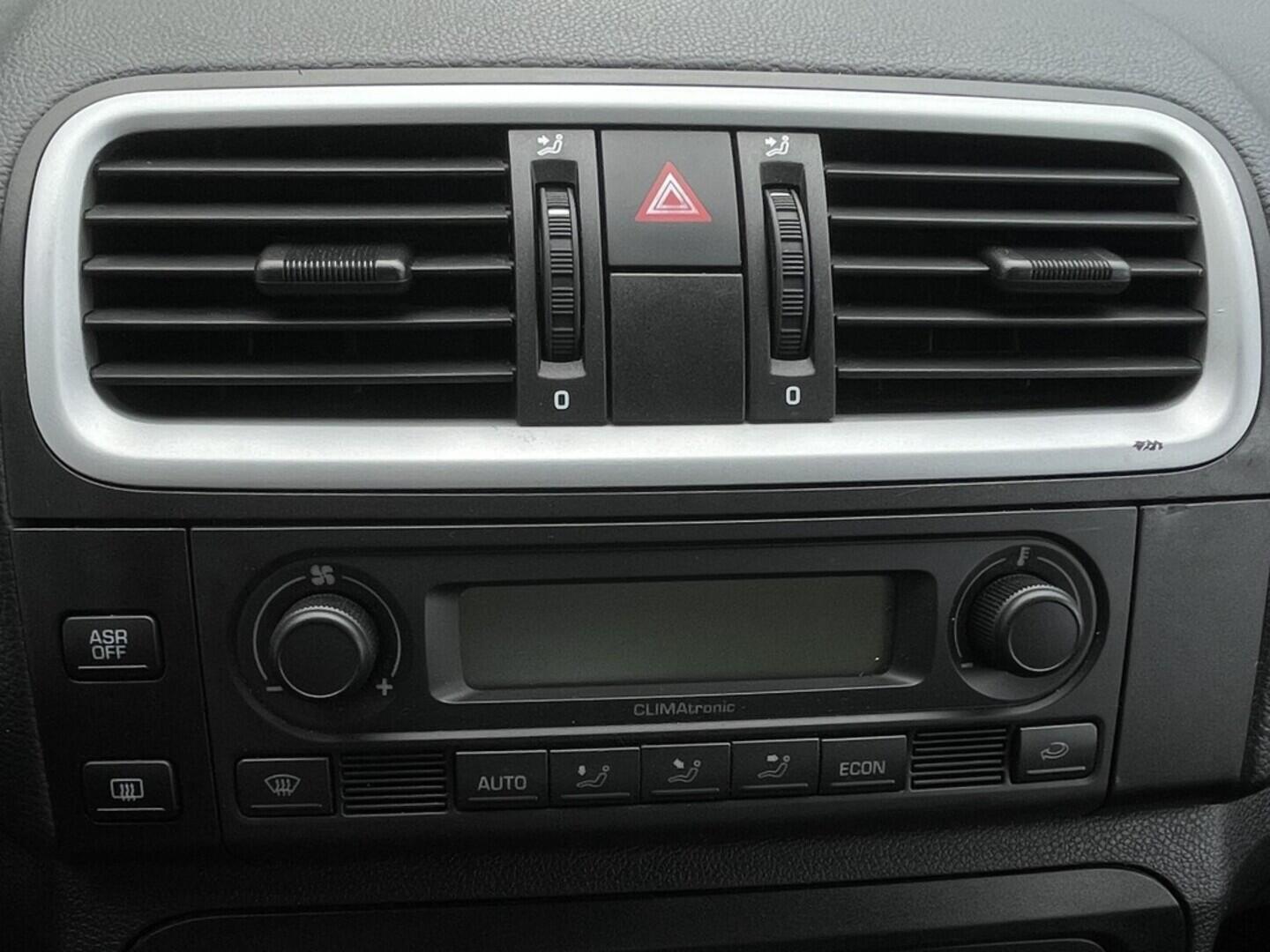 OM190V02444_27.webp_FABIA Elegance 1.6 MPI 77 kW manuál