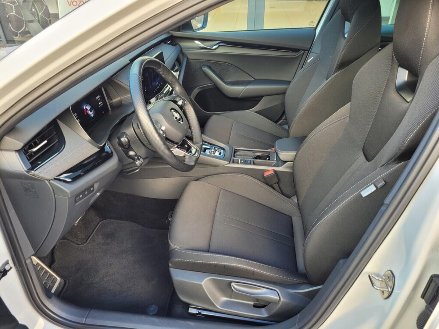 OM190V02445_20.webp_OCTAVIA SportLine 2.0 TDI 110 kW automat, DPH