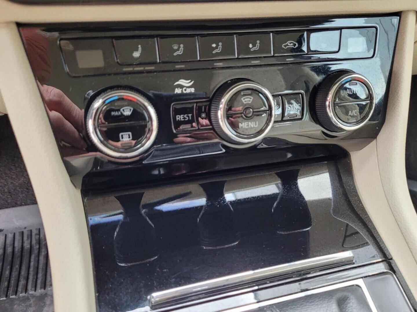 OM190V02449_28.webp_SUPERB Style 2.0 TDI 110 kW manuál, DPH