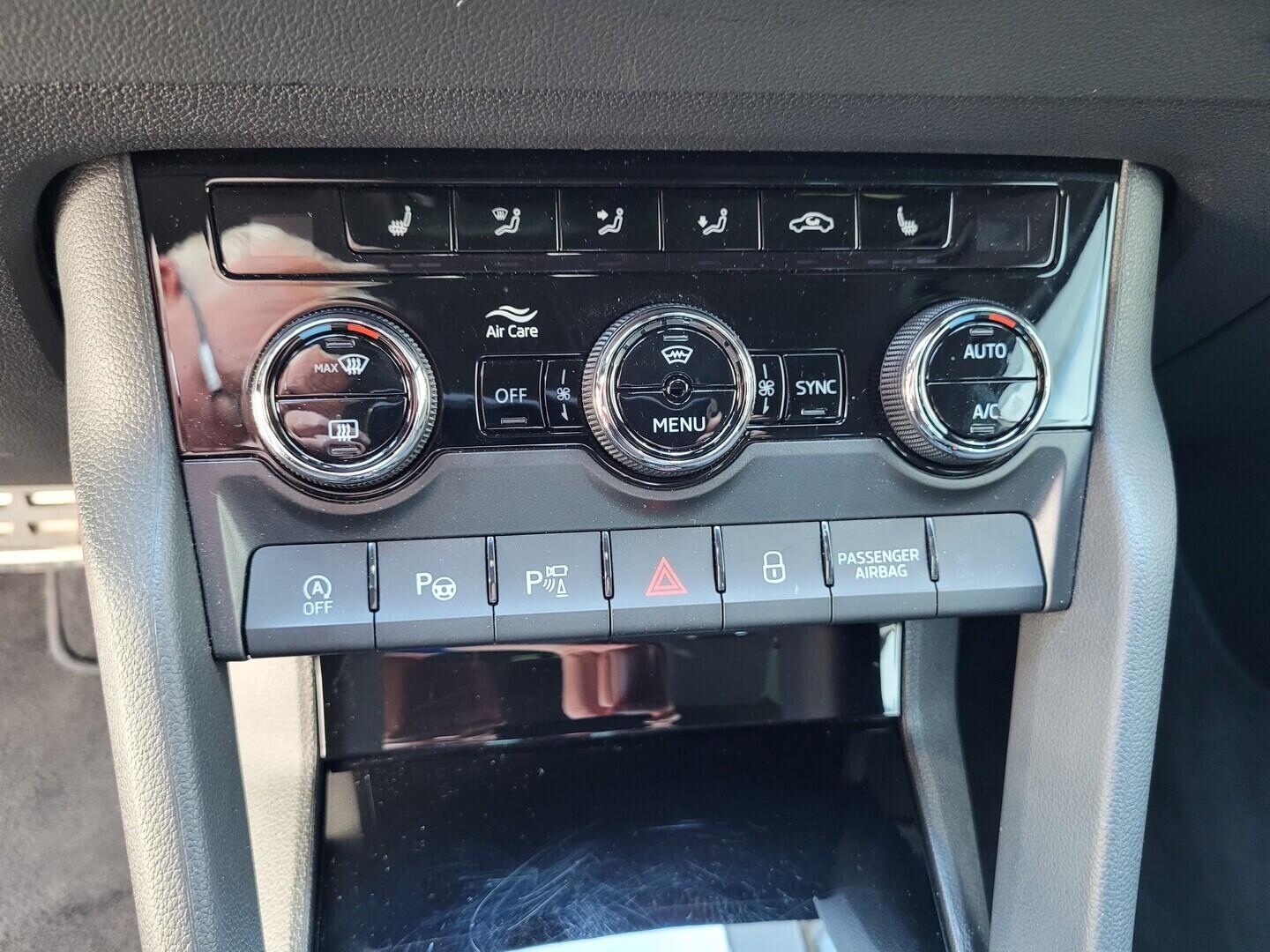 OM190V02455_27.webp_KAROQ SportLine 1.5 TSI 110 kW manuál, DPH