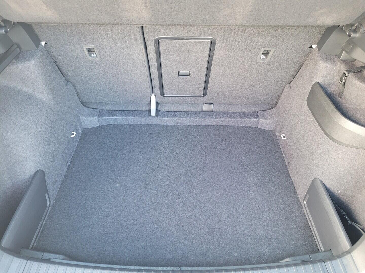OM190V02455_30.webp_KAROQ SportLine 1.5 TSI 110 kW manuál, DPH