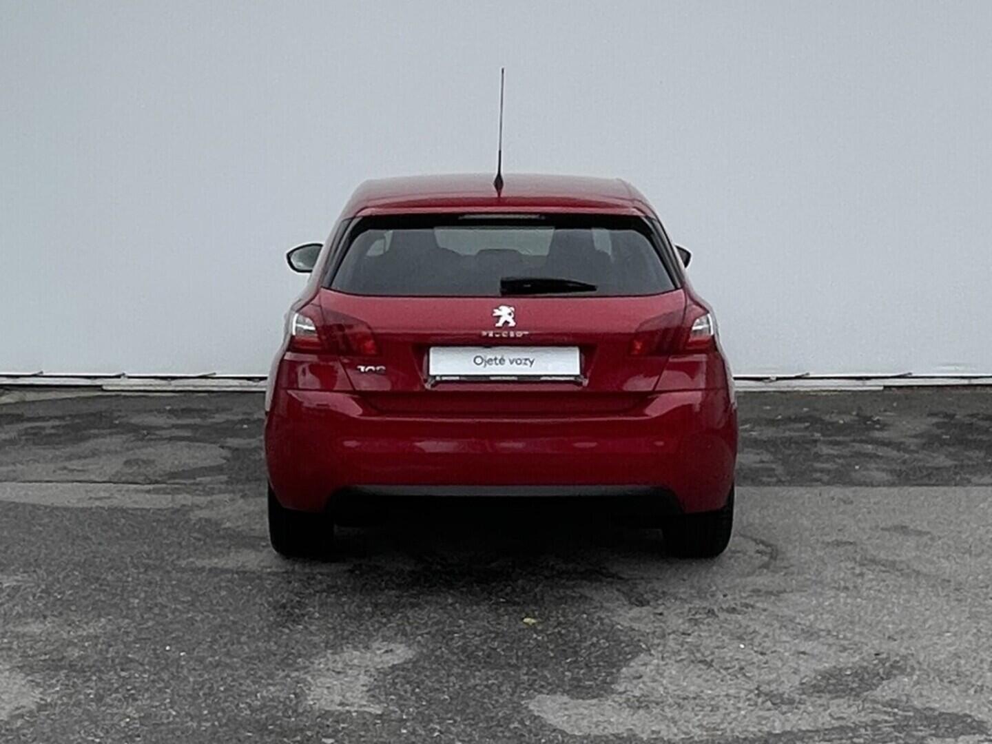 OM190V02456_17.webp_308 allure 1.6  88 kW manuál