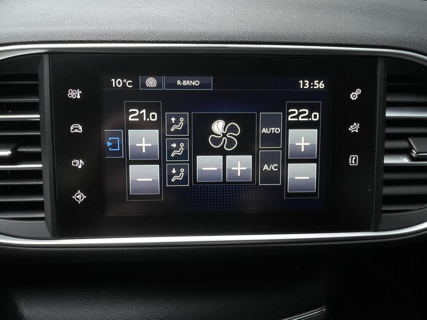 OM190V02456_24.webp_308 allure 1.6  88 kW manuál