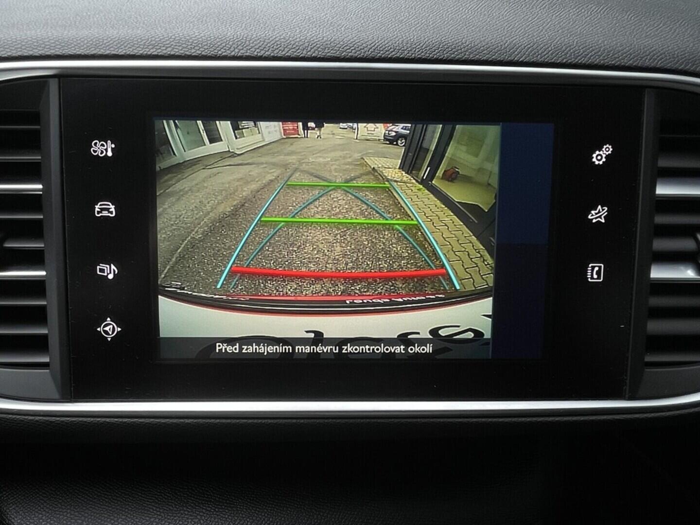 OM190V02456_26.webp_308 allure 1.6  88 kW manuál