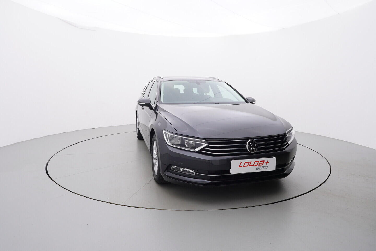 OM190V02461_17.webp_PASSAT VARIANT Comfortline 2.0 TDI 110 kW automat