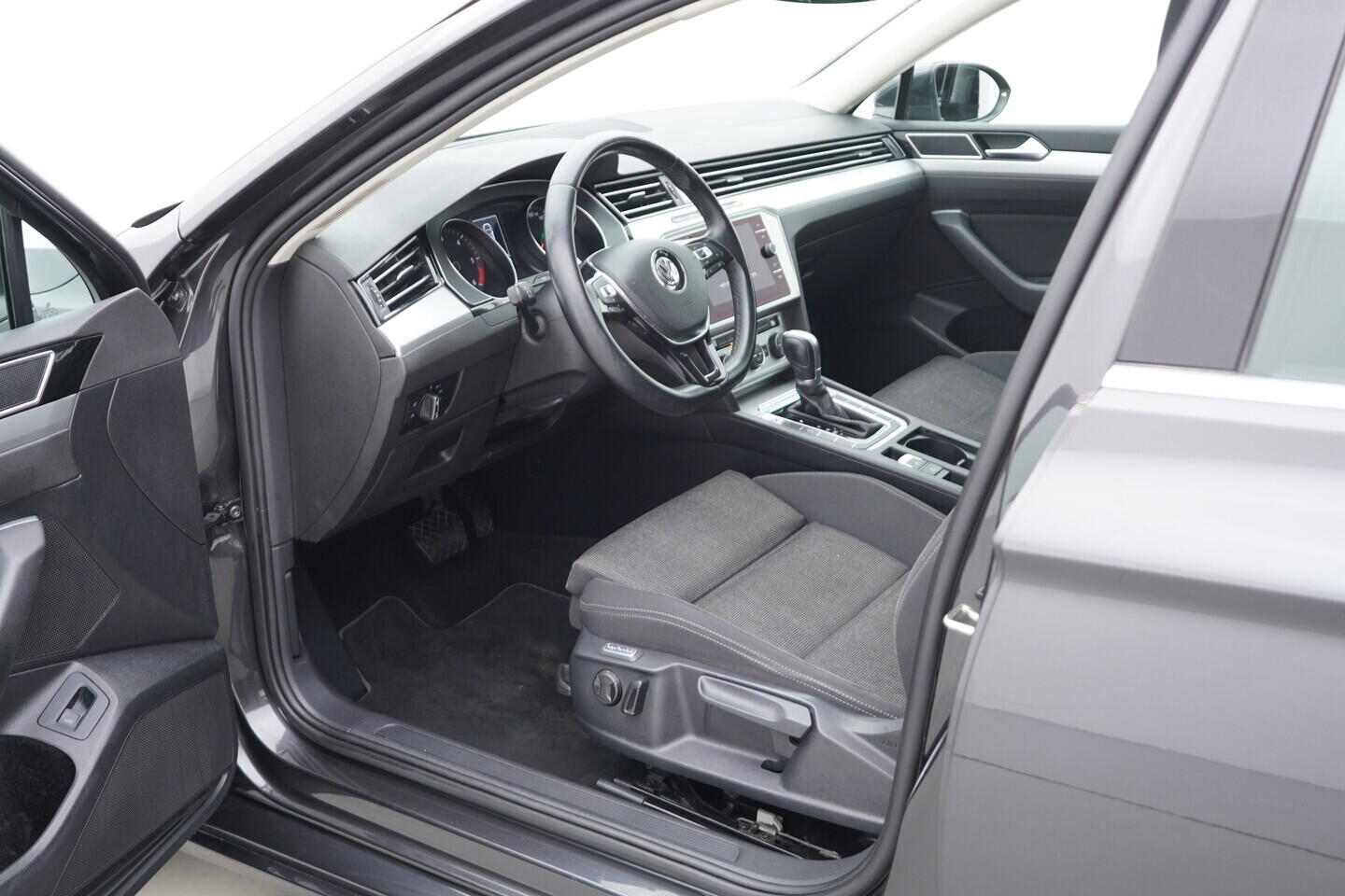 OM190V02461_18.webp_PASSAT VARIANT Comfortline 2.0 TDI 110 kW automat