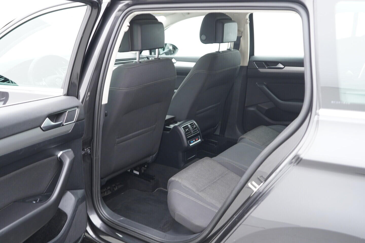 OM190V02461_37.webp_PASSAT VARIANT Comfortline 2.0 TDI 110 kW automat