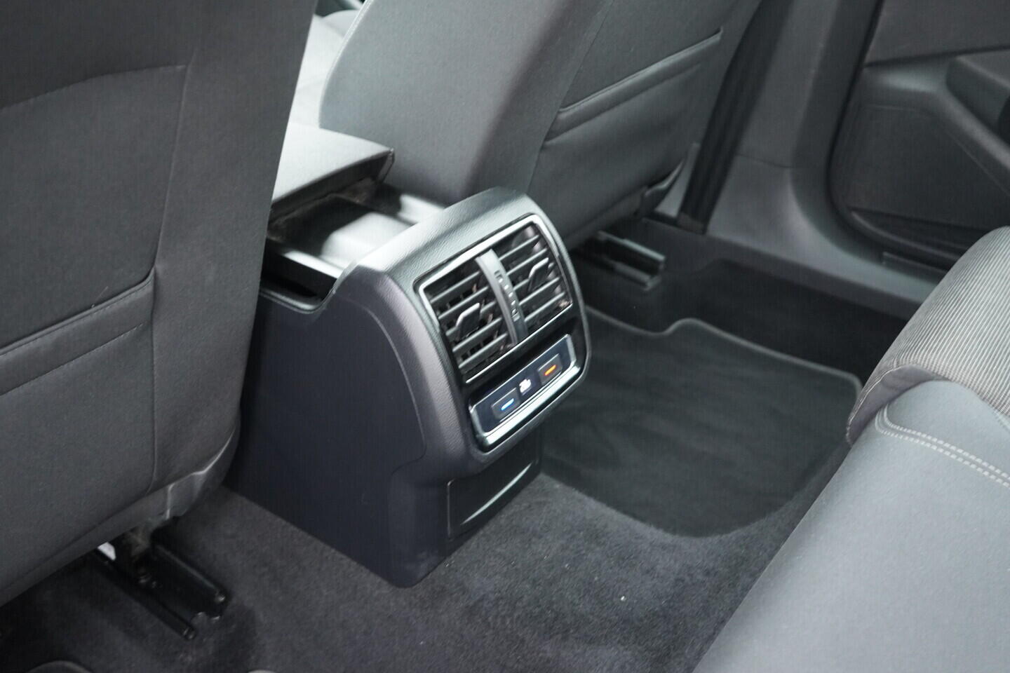 OM190V02461_38.webp_PASSAT VARIANT Comfortline 2.0 TDI 110 kW automat