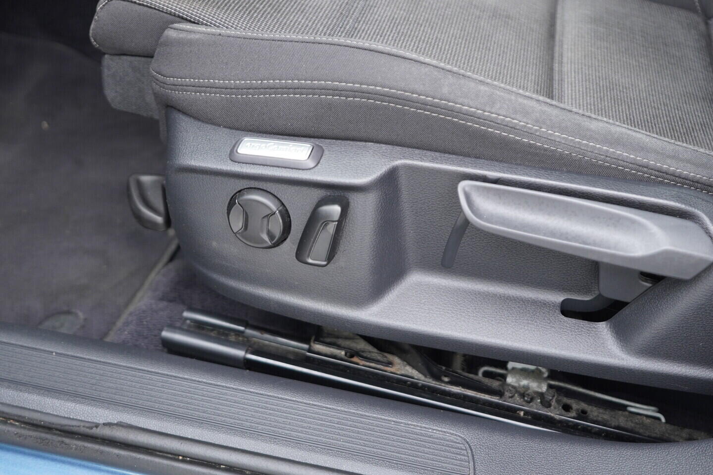 OM190V02464_23.webp_PASSAT VARIANT Comfortline 2.0 TDI 110 kW automat, DPH