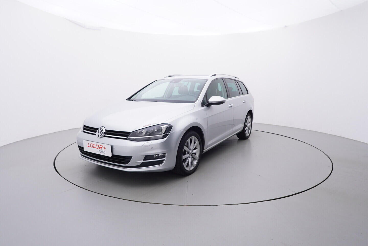 OM190V02468_10.webp_GOLF VARIANT Highline 2.0 TDI 110 kW automat
