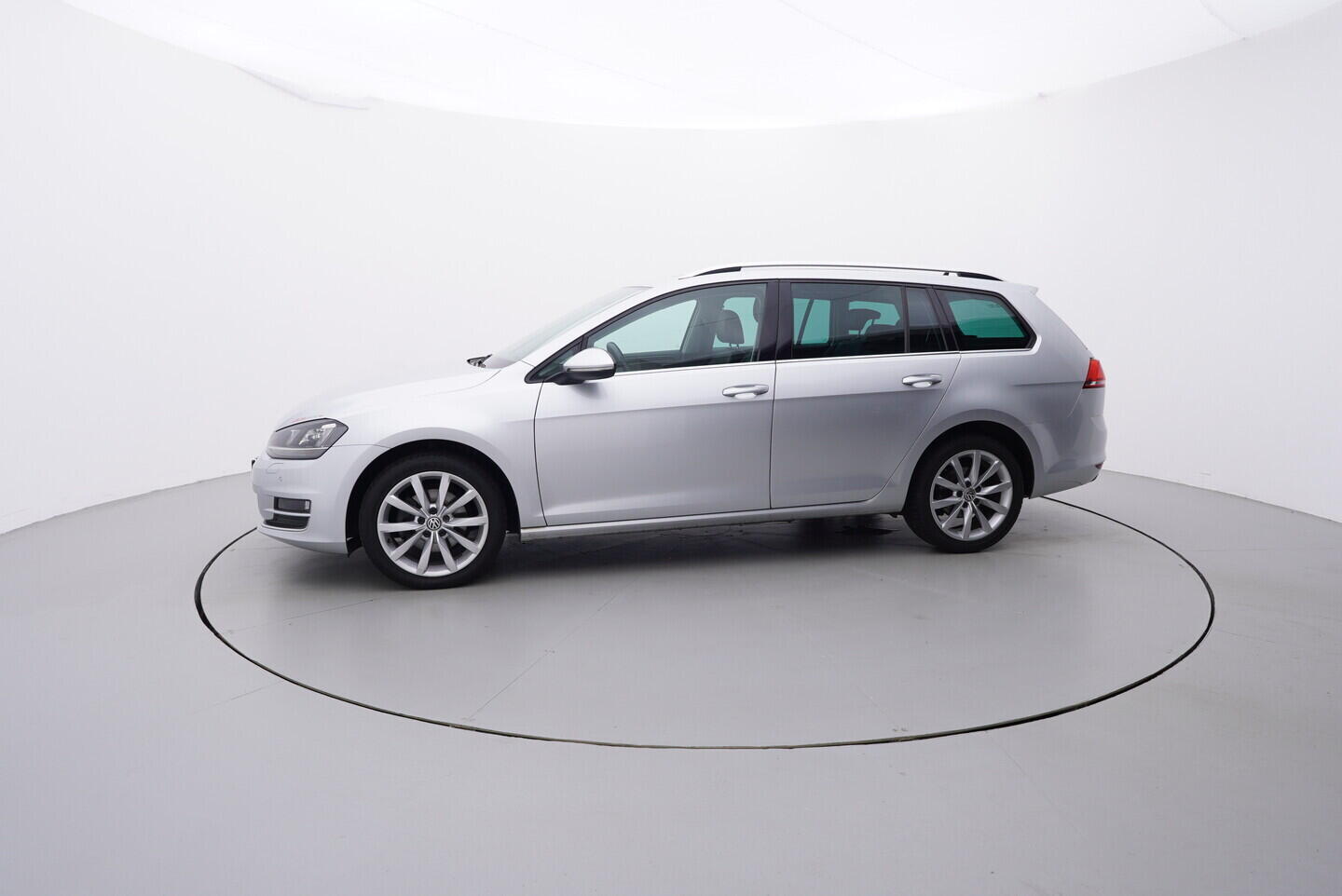 OM190V02468_11.webp_GOLF VARIANT Highline 2.0 TDI 110 kW automat