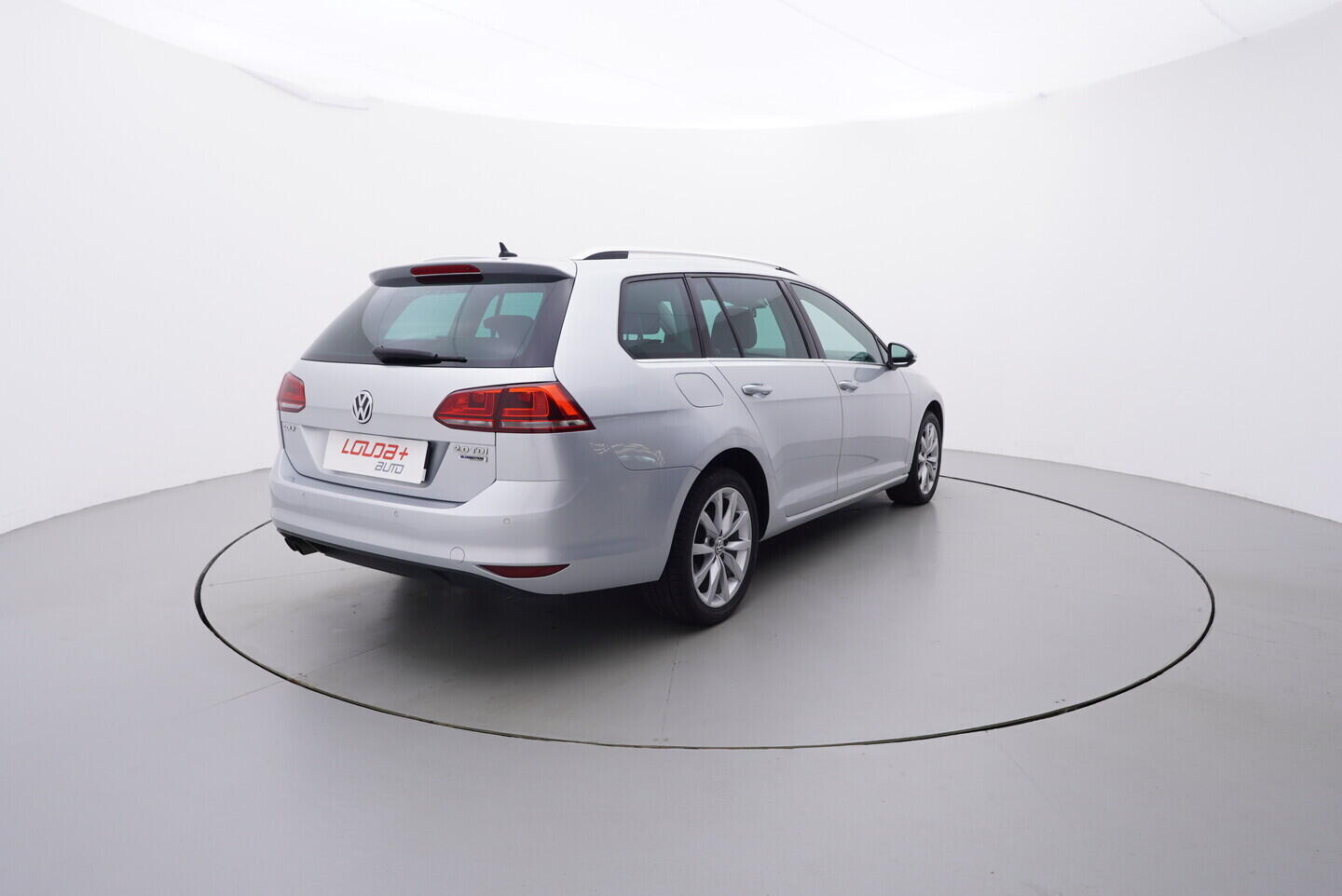 OM190V02468_14.webp_GOLF VARIANT Highline 2.0 TDI 110 kW automat