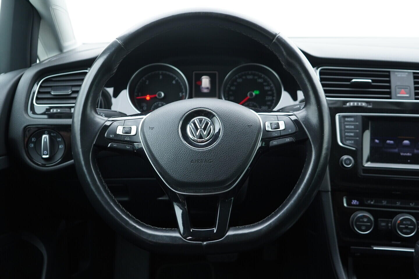 OM190V02468_28.webp_GOLF VARIANT Highline 2.0 TDI 110 kW automat