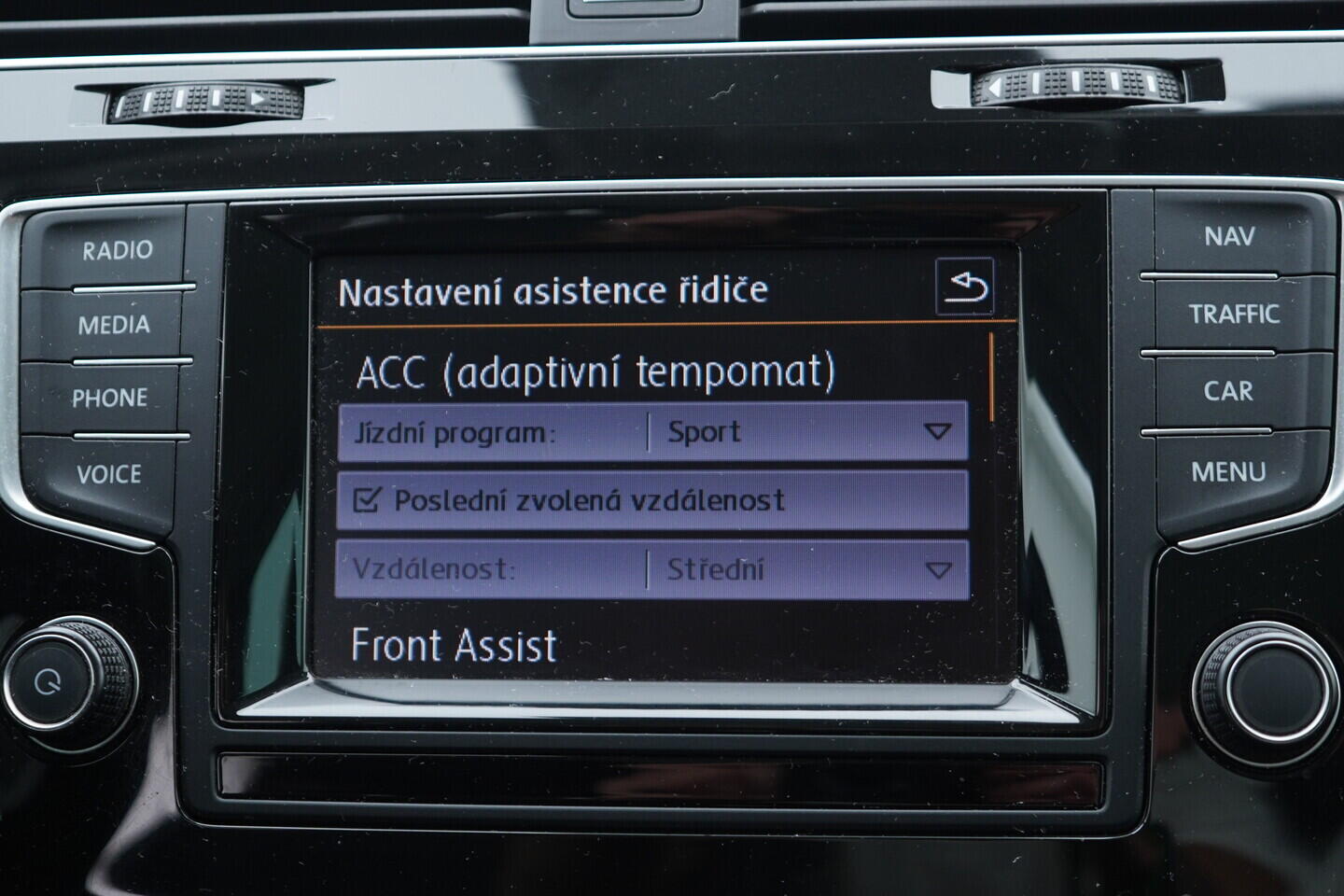 OM190V02468_30.webp_GOLF VARIANT Highline 2.0 TDI 110 kW automat