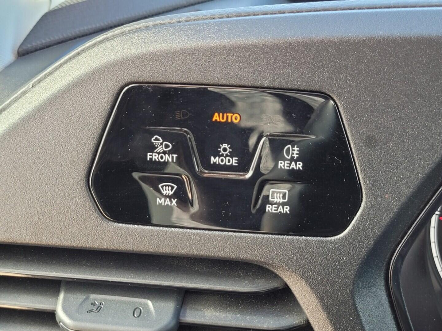 OM190V02469_30.webp_CADDY MAXI Maxi 2.0 TDI 90 kW manuál, DPH