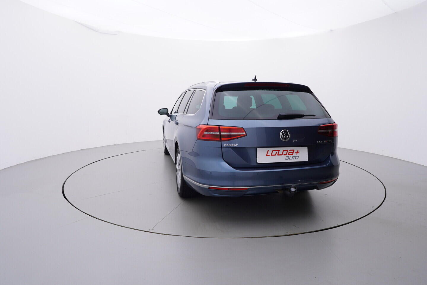 OM190V02472_13.webp_PASSAT VARIANT HIGHLINE 2.0 TDI 110 kW manuál